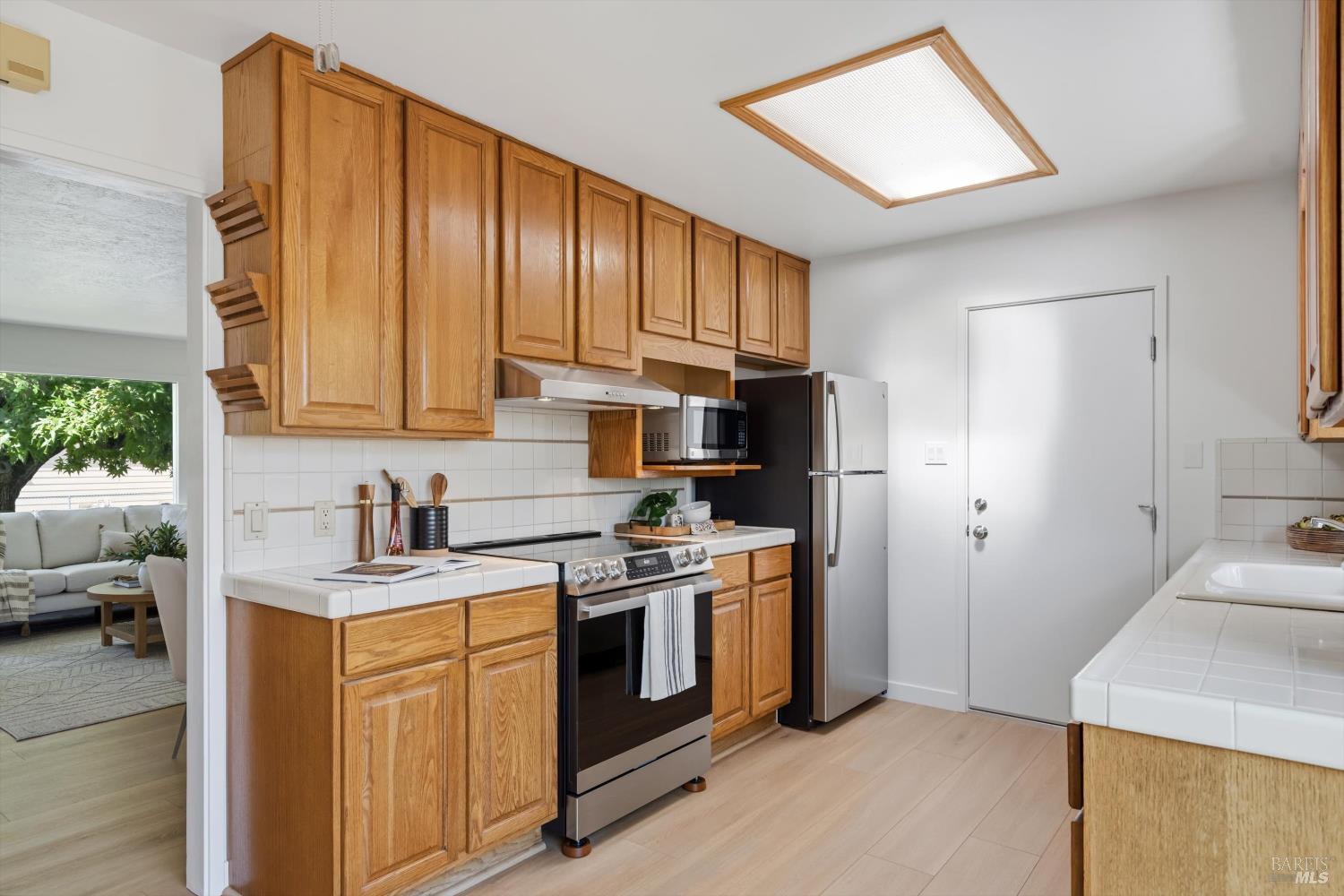 27 Rio Vista Way Petaluma CA 94952