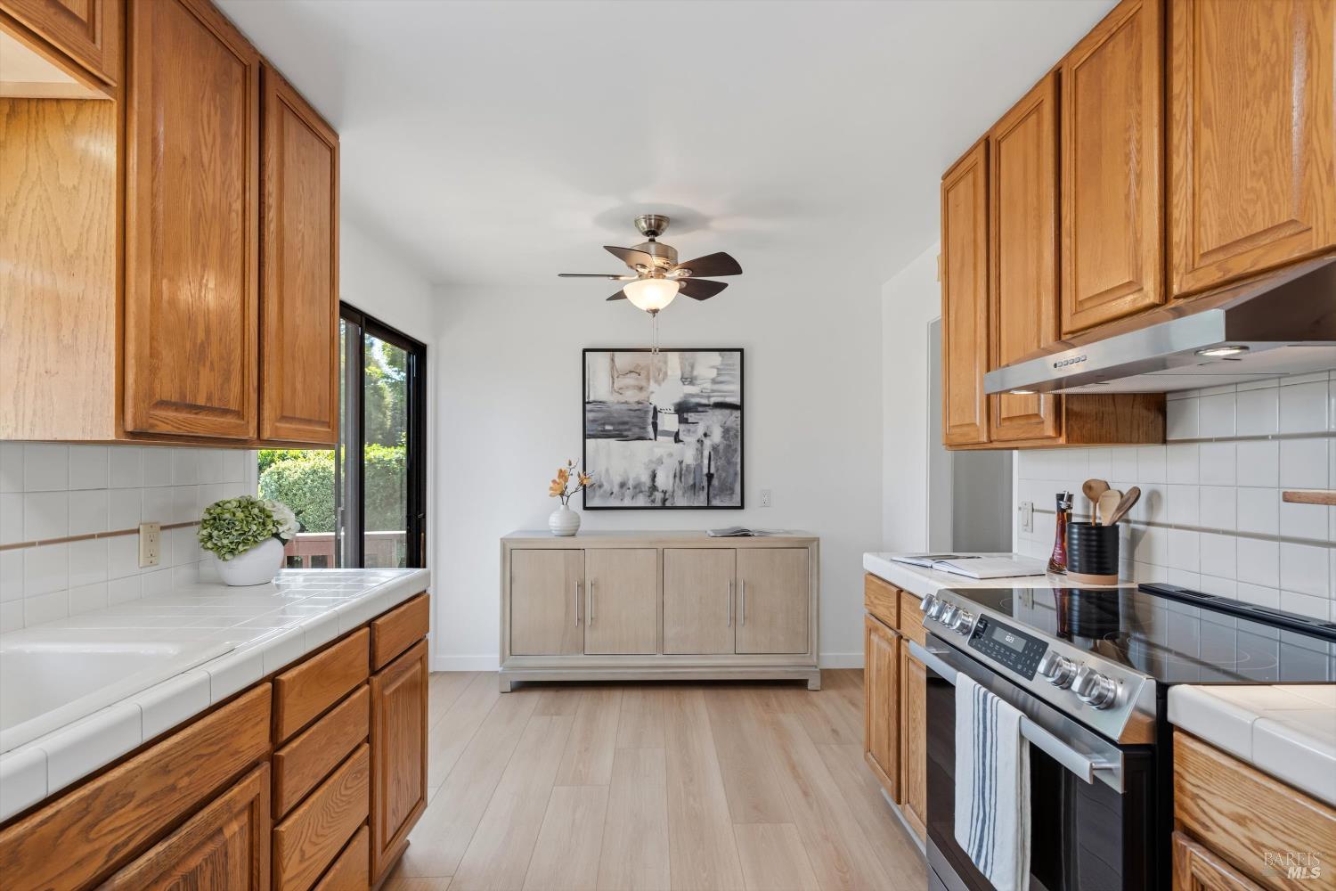 27 Rio Vista Way Petaluma CA 94952