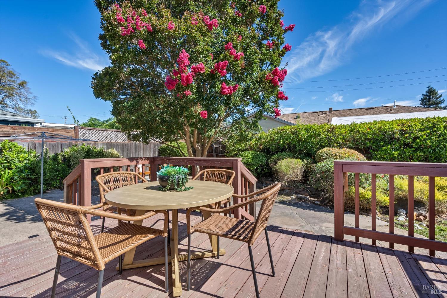 27 Rio Vista Way Petaluma CA 94952