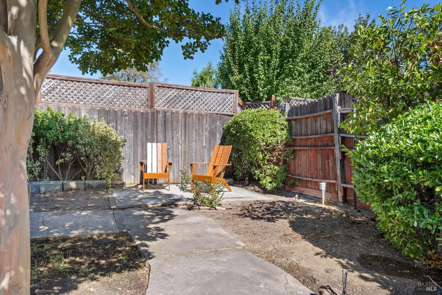 27 Rio Vista Way Petaluma CA 94952