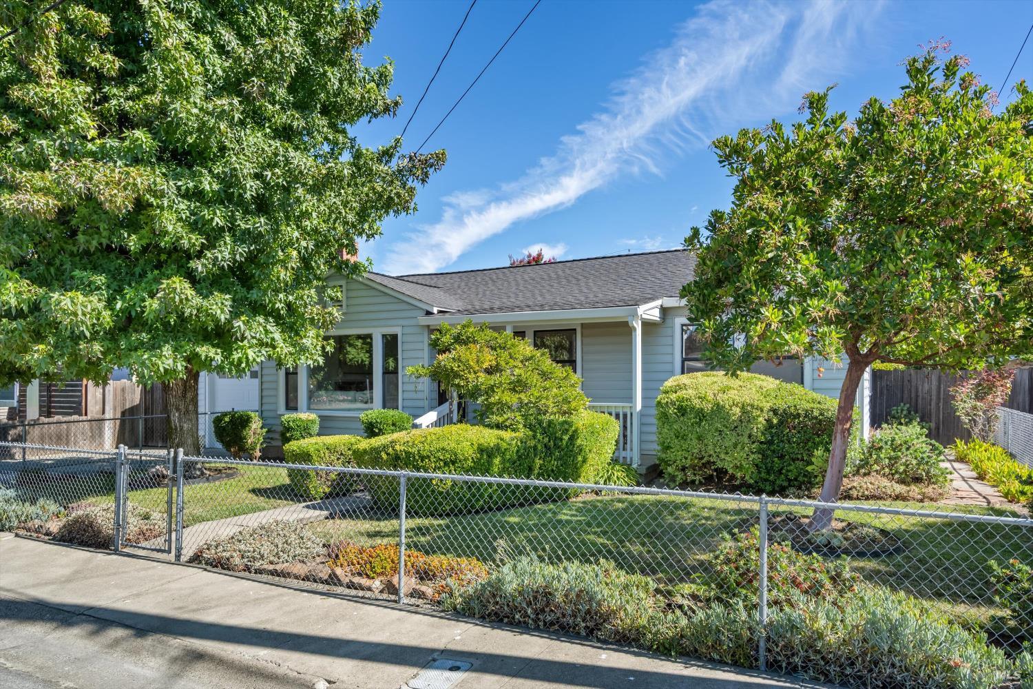 27 Rio Vista Way Petaluma CA 94952