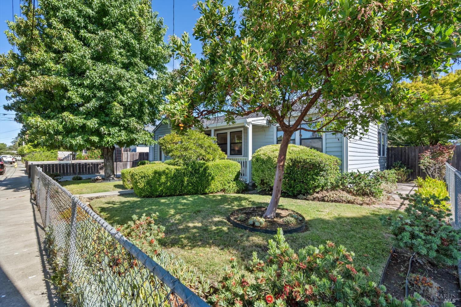 27 Rio Vista Way Petaluma CA 94952