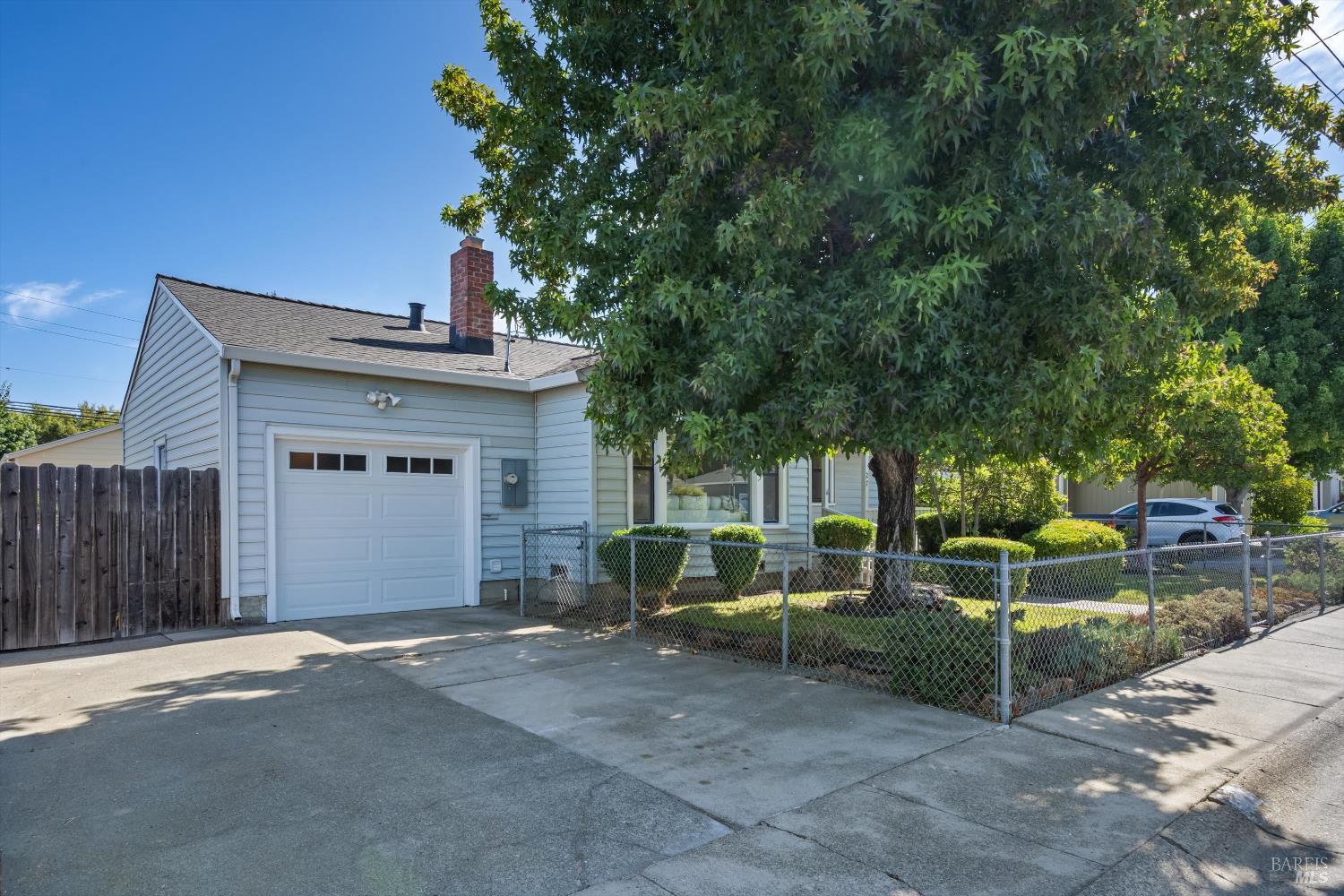 27 Rio Vista Way Petaluma CA 94952