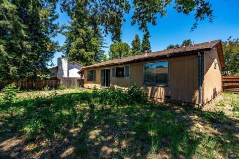 2340 Donna Maria Way Santa Rosa CA 95403