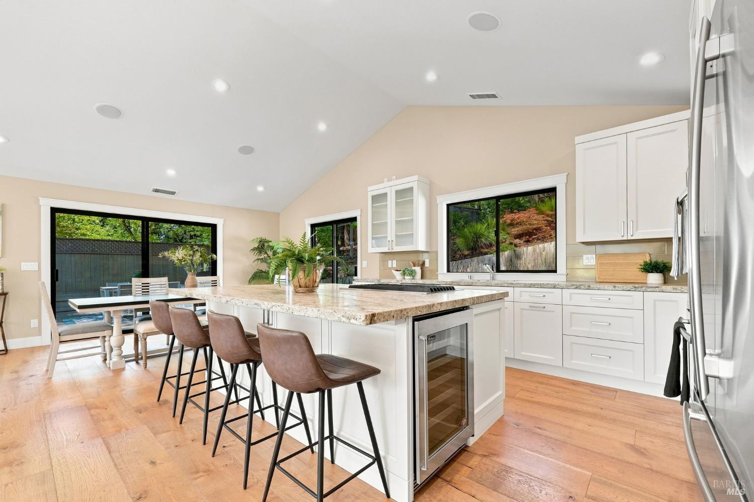 905 Robertson Road Glen Ellen CA 95442