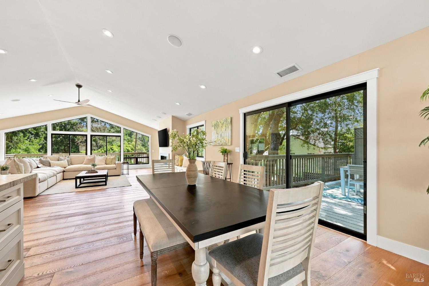 905 Robertson Road Glen Ellen CA 95442