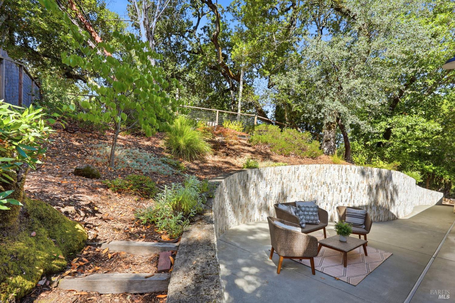 905 Robertson Road Glen Ellen CA 95442