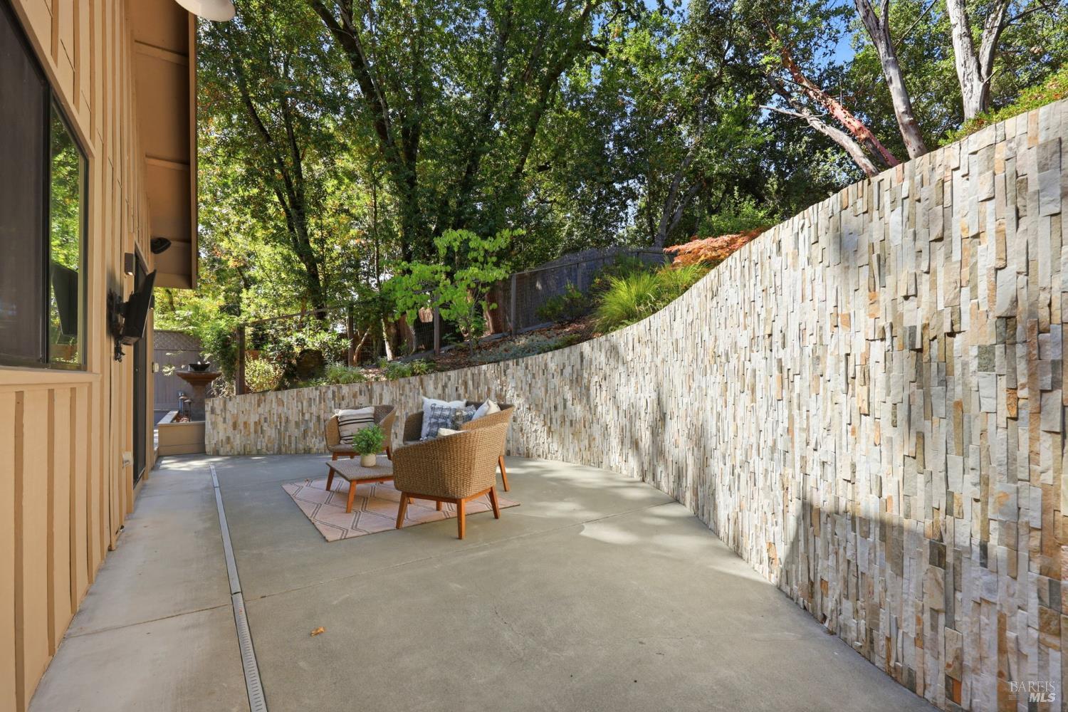 905 Robertson Road Glen Ellen CA 95442