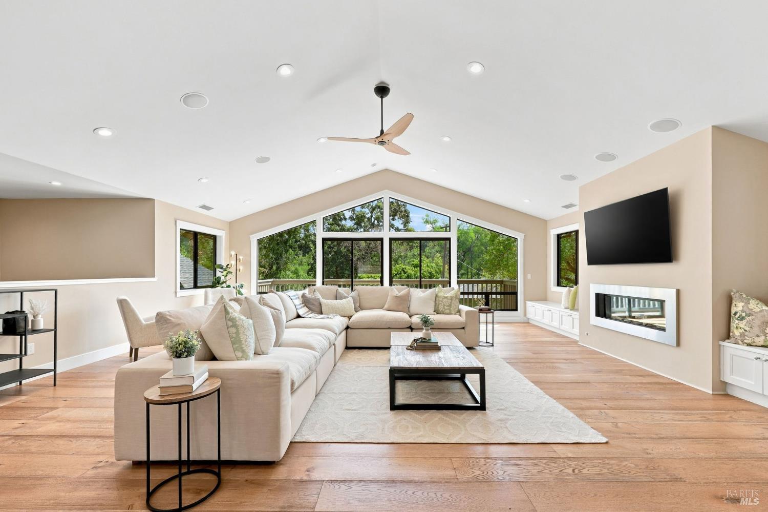 905 Robertson Road Glen Ellen CA 95442