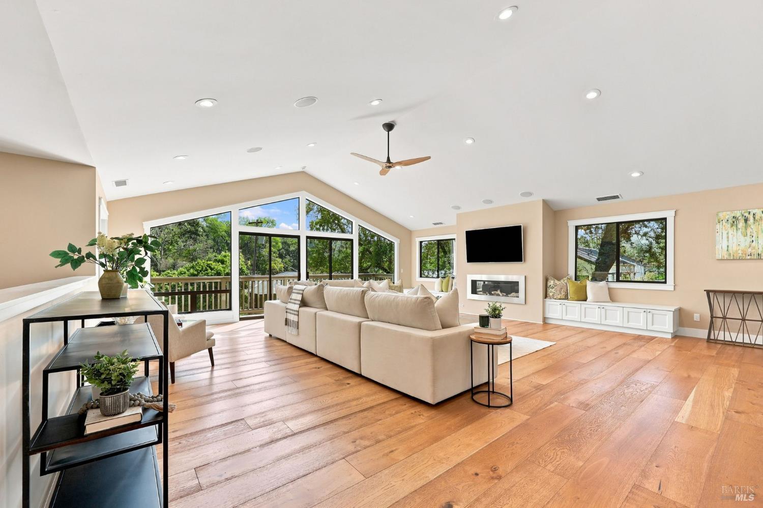 905 Robertson Road Glen Ellen CA 95442