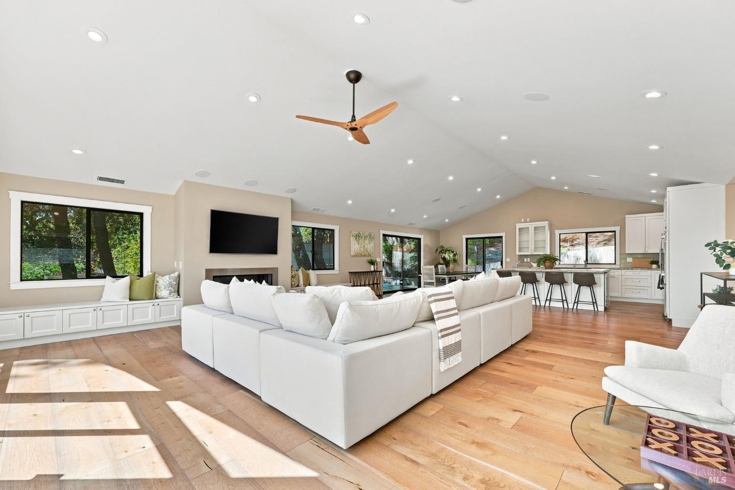 905 Robertson Road Glen Ellen CA 95442