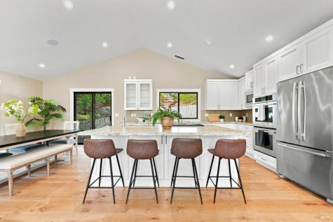 905 Robertson Road Glen Ellen CA 95442