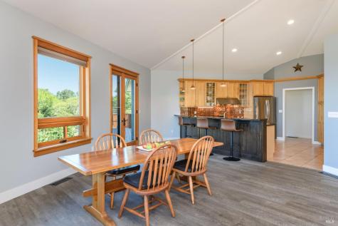6649 Round Oak Road Penngrove CA 94951