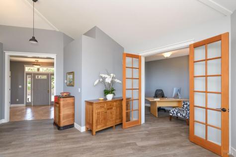 6649 Round Oak Road Penngrove CA 94951