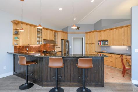 6649 Round Oak Road Penngrove CA 94951