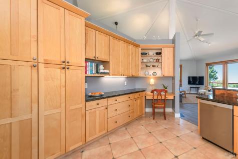 6649 Round Oak Road Penngrove CA 94951