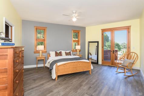 6649 Round Oak Road Penngrove CA 94951