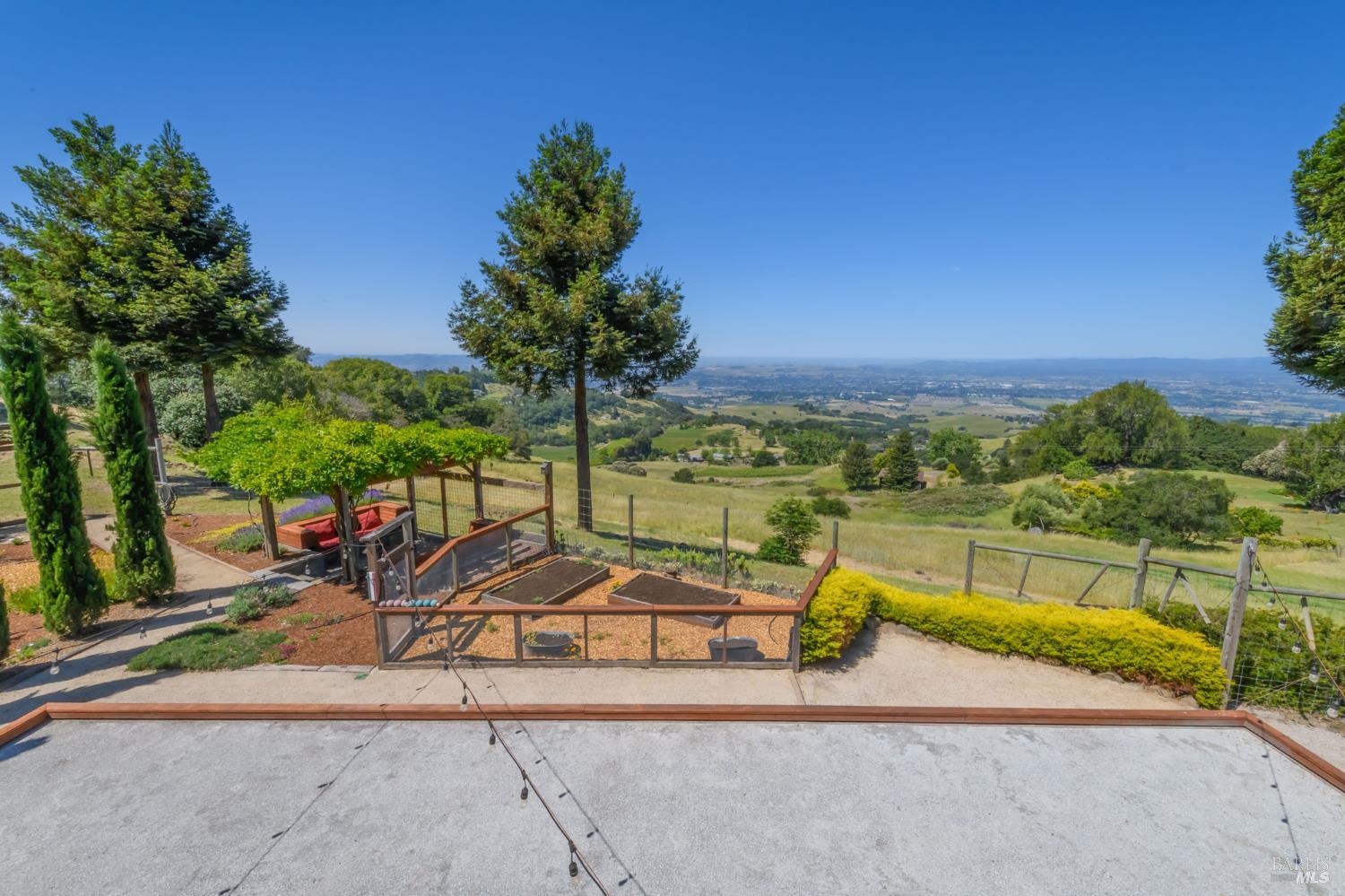 6649 Round Oak Road Penngrove CA 94951