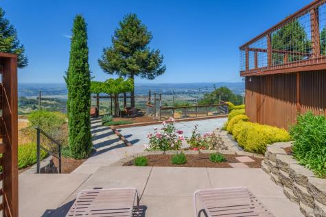 6649 Round Oak Road Penngrove CA 94951