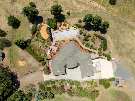 6649 Round Oak Road Penngrove CA 94951