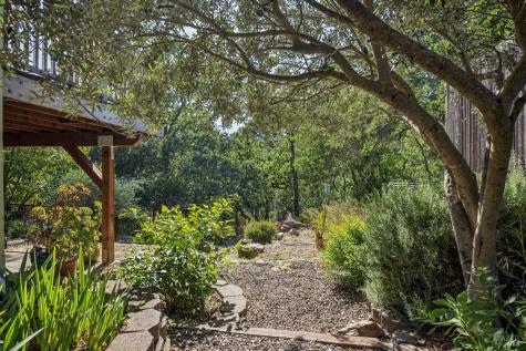 17323 Hillside Avenue Sonoma CA 95476