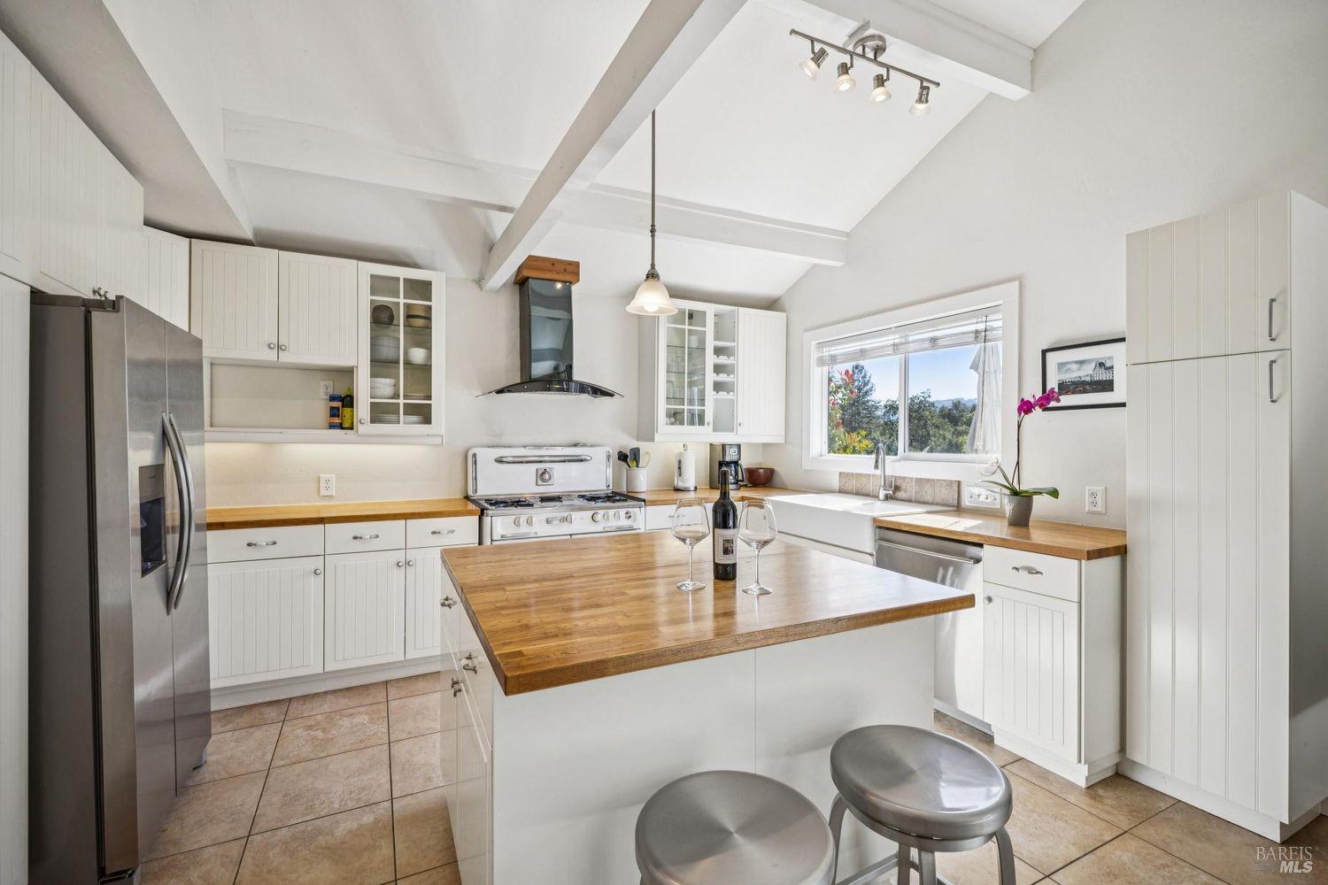 17323 Hillside Avenue Sonoma CA 95476