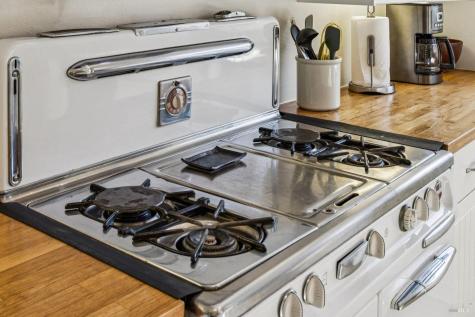 17323 Hillside Avenue Sonoma CA 95476