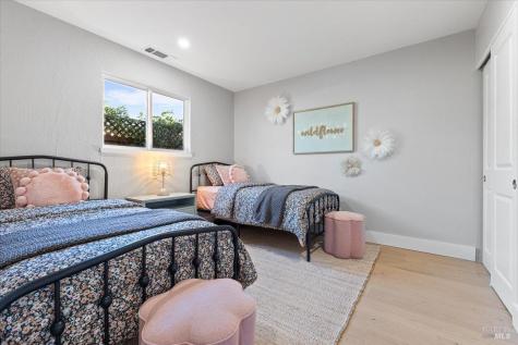 1622 Weaverly Drive Petaluma CA 94954