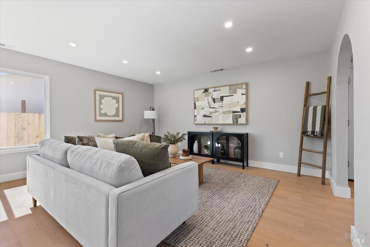 1622 Weaverly Drive Petaluma CA 94954
