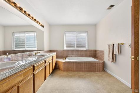 2492 Plum Meadow Court Santa Rosa CA 95404