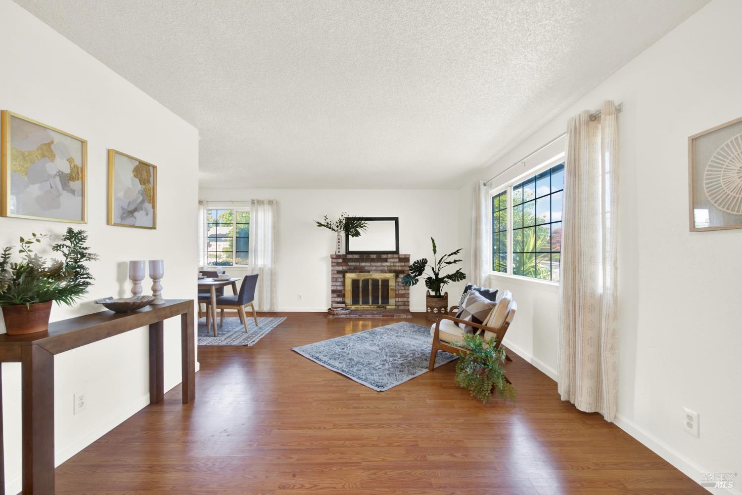 1365 W H Street Dixon CA 95620