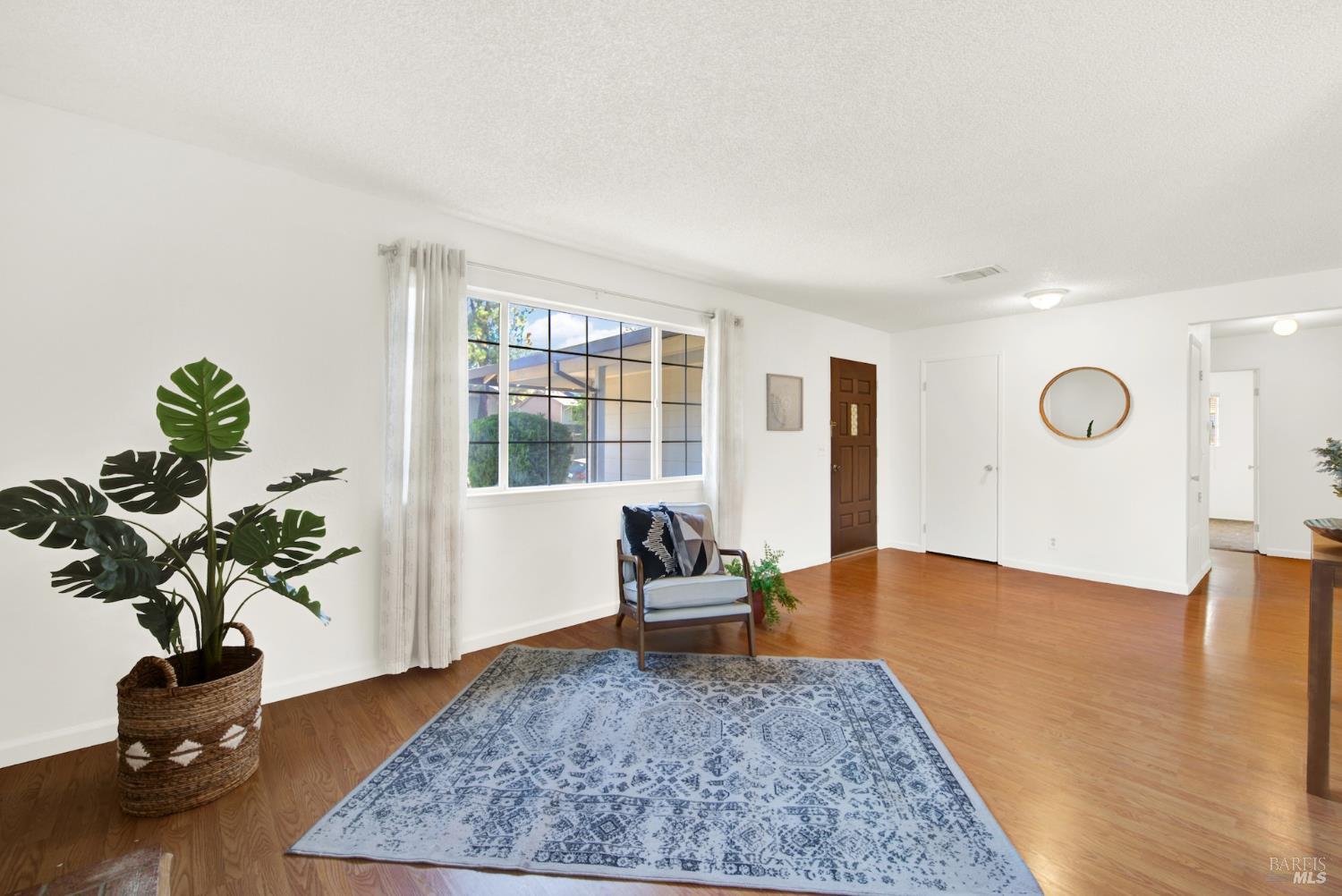 1365 W H Street Dixon CA 95620