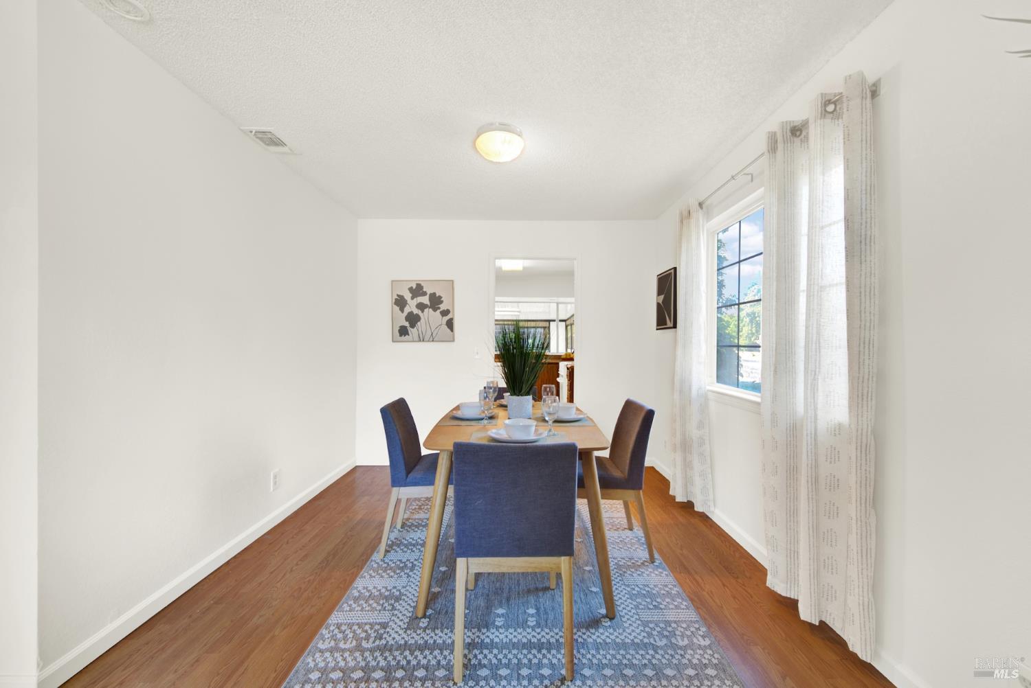1365 W H Street Dixon CA 95620