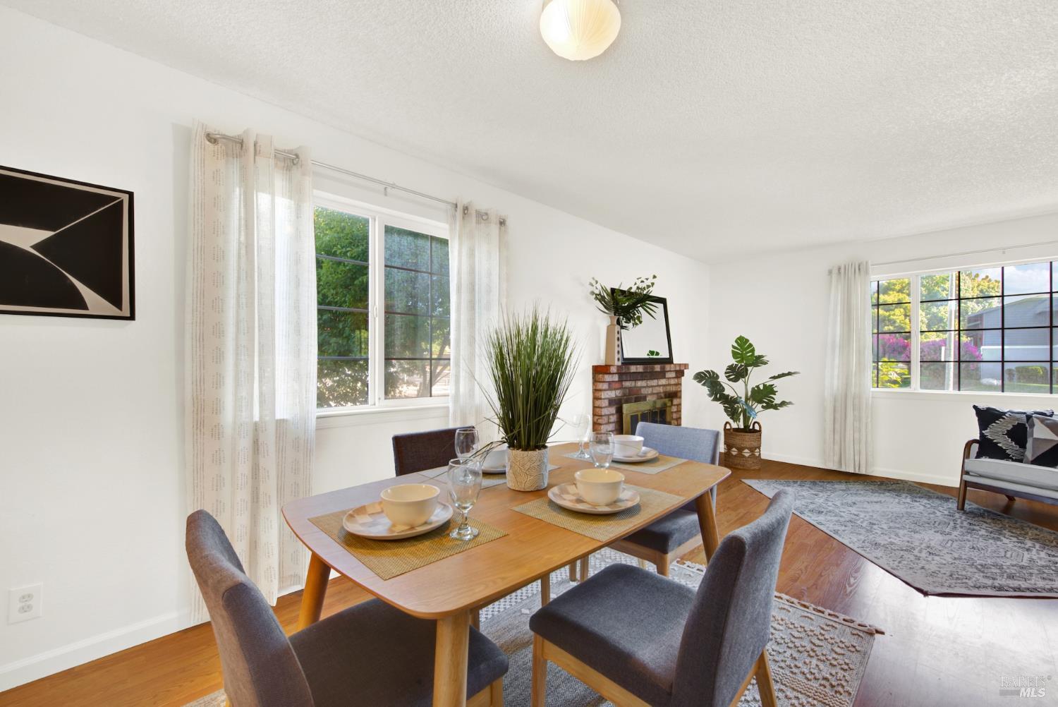 1365 W H Street Dixon CA 95620