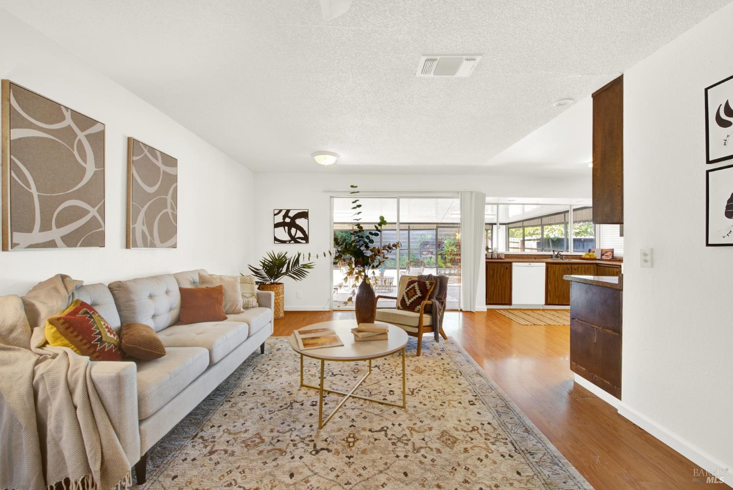 1365 W H Street Dixon CA 95620