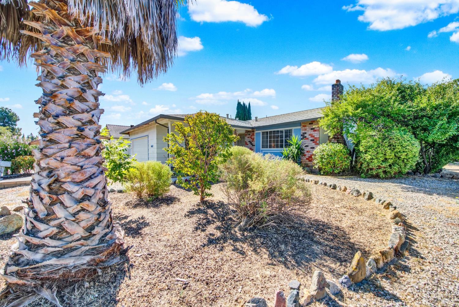 1365 W H Street Dixon CA 95620