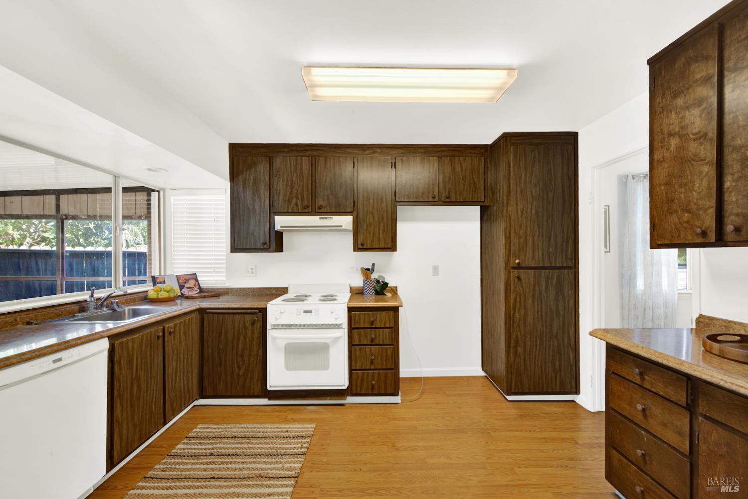 1365 W H Street Dixon CA 95620