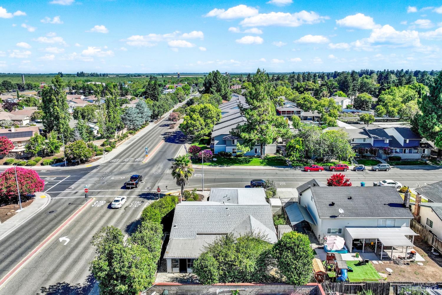 1365 W H Street Dixon CA 95620