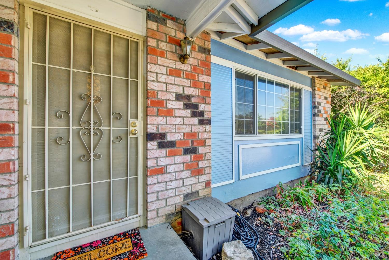 1365 W H Street Dixon CA 95620