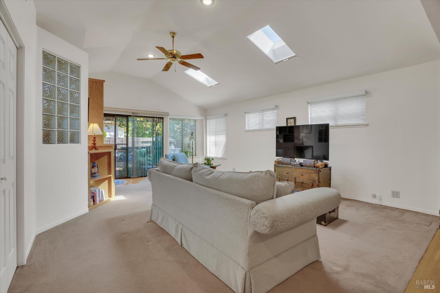 298 Markham Avenue Vacaville CA 95688