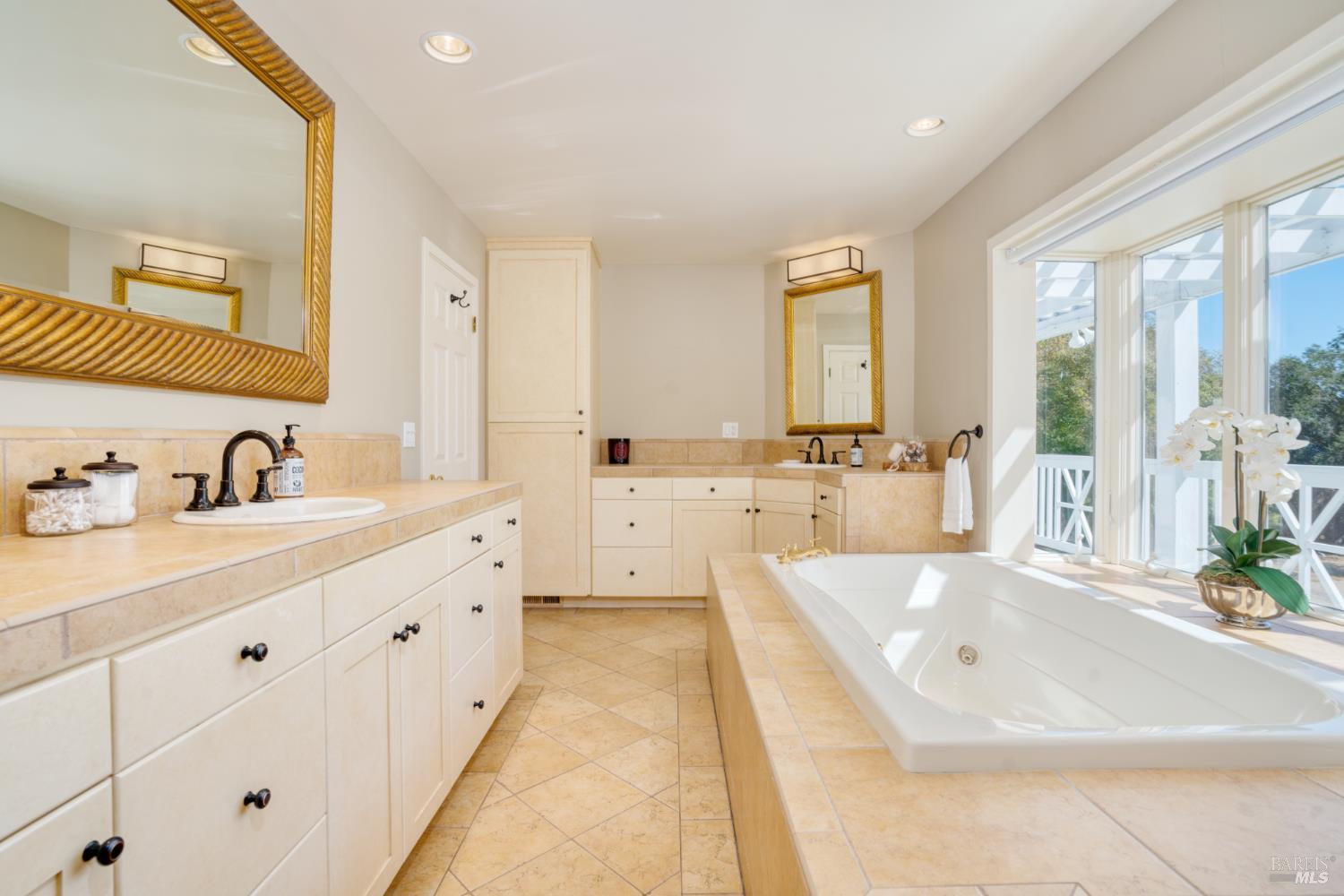 8325 Sonoma Mountain Road Glen Ellen CA 95442