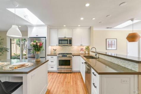 2594 Las Gallinas Avenue San Rafael CA 94903