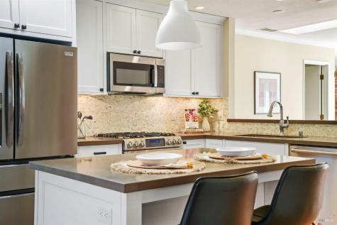 2594 Las Gallinas Avenue San Rafael CA 94903