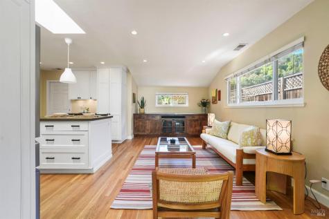 2594 Las Gallinas Avenue San Rafael CA 94903