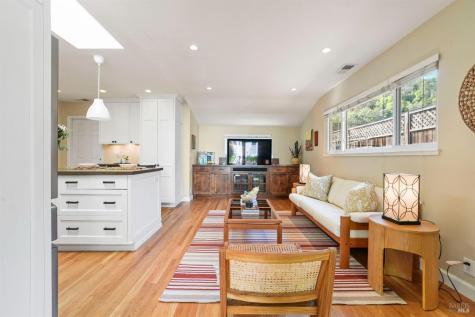 2594 Las Gallinas Avenue San Rafael CA 94903