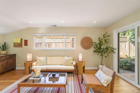2594 Las Gallinas Avenue San Rafael CA 94903