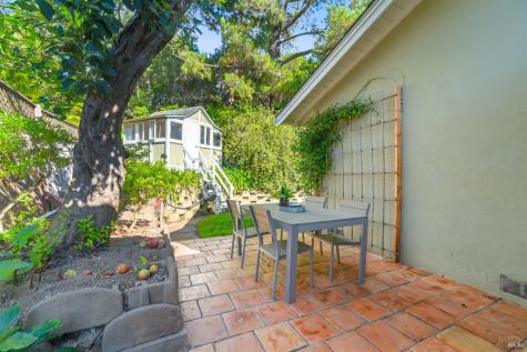 2594 Las Gallinas Avenue San Rafael CA 94903