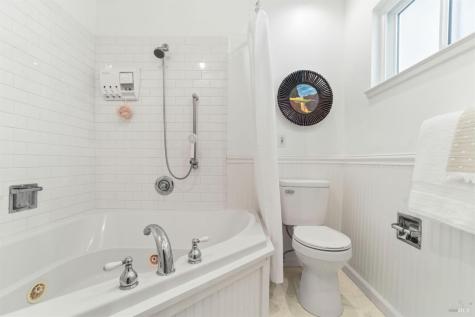 2594 Las Gallinas Avenue San Rafael CA 94903