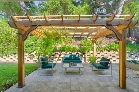 2594 Las Gallinas Avenue San Rafael CA 94903
