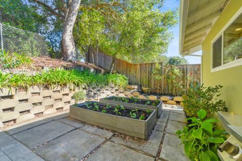2594 Las Gallinas Avenue San Rafael CA 94903
